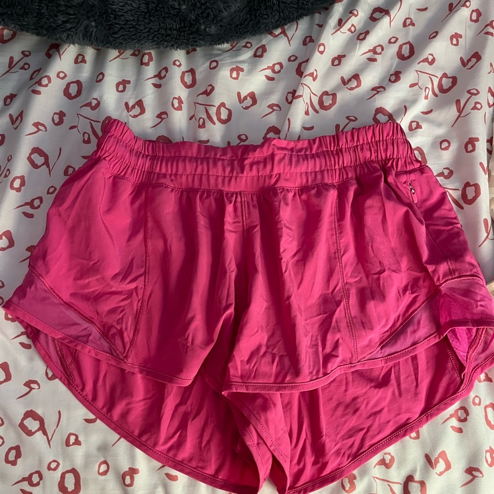 Sonic pink size 6 2.5” hotty hot shirt lululemon